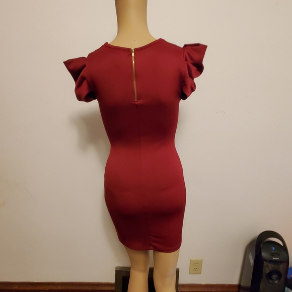 High Shoulder Pentagon Chest Cut Mini Dress - Picture 2 of 4